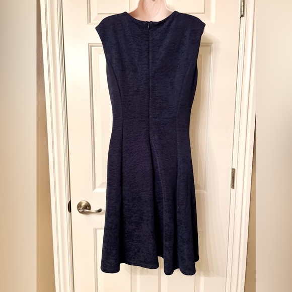 Size 12 NAVY BLUE KEYHOLE TEXTURED KNIT FIT & FLARE DRESS Day/Evening - Picture 4 of 11
